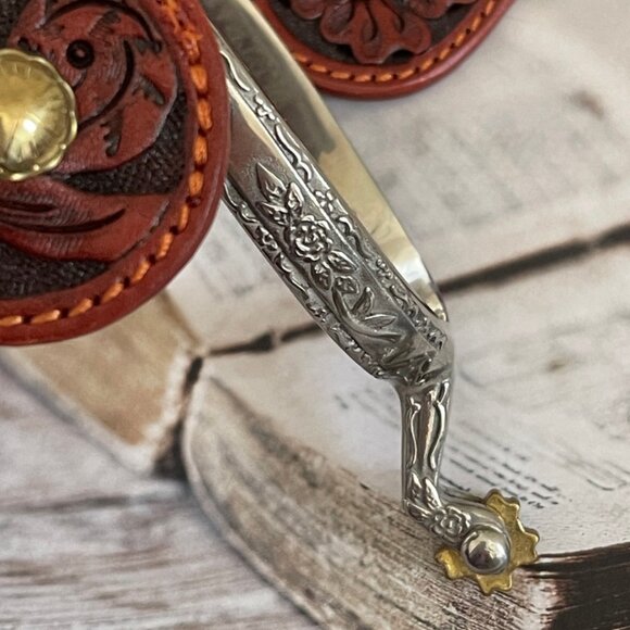 PARTRADE Brushed & Engraved Stainless Stock Spurs/Tooled Leather Strap: NWOT!! - Picture 2 of 15